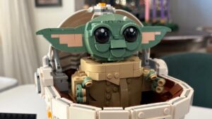 We Build LEGO Star Wars Grogu, A Tribute to The Mandalorian’s Breakout Star